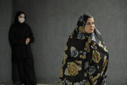 بازی بهاره رهنما در یک تئاتر کمدی