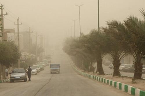 گرد و خاک ادامه دارد